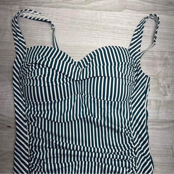Nip Tuck Swim Stripped Multi Fit Cup One Piece Swimsuit Women’s Size 10 - Picture 4 of 13